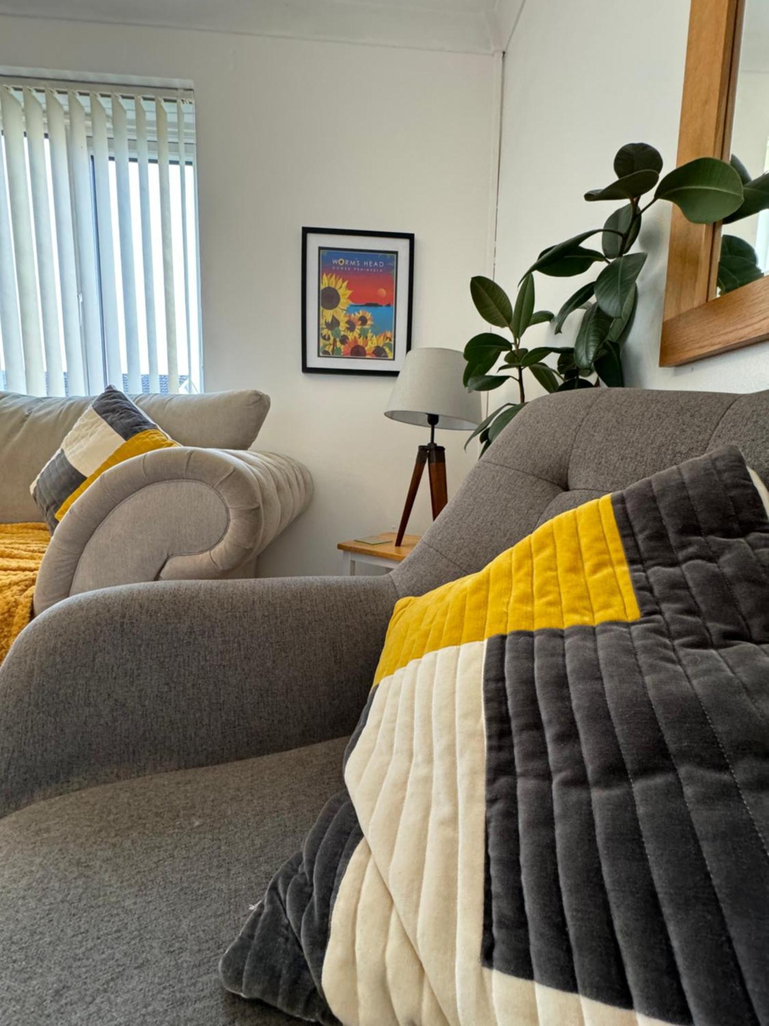 Perfect For The Family And Beaches - Gower Cwtch Villa Суонзи Екстериор снимка